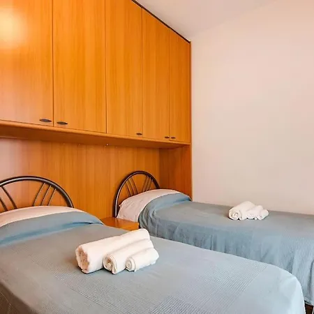 A 2 Passi Dal Mare Con Free Parking E Wi-fi