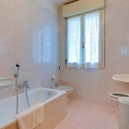 A 2 Passi Dal Mare Con Free Parking E Wi-fi