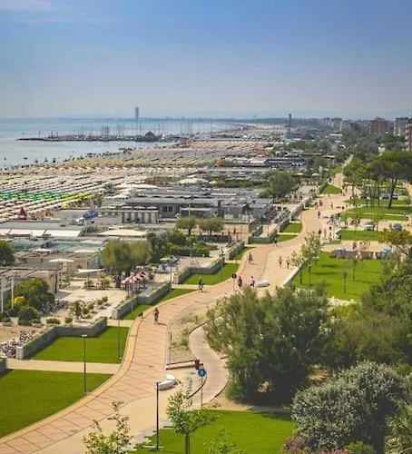 A 2 Passi Dal Mare Con Free Parking E Wi-fi