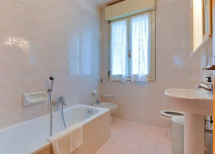 A 2 Passi Dal Mare Con Free Parking E Wi-fi